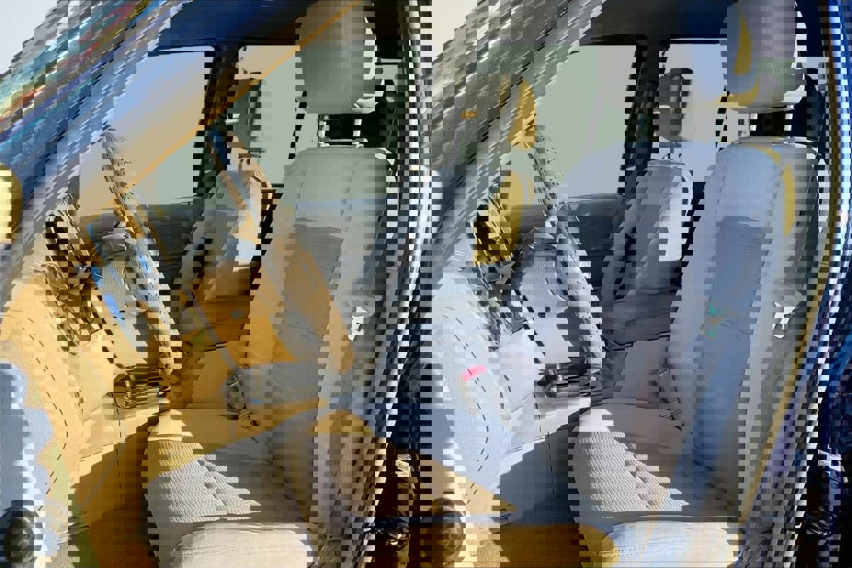 Used 2006 Ford Explorer XLT RWD image 24