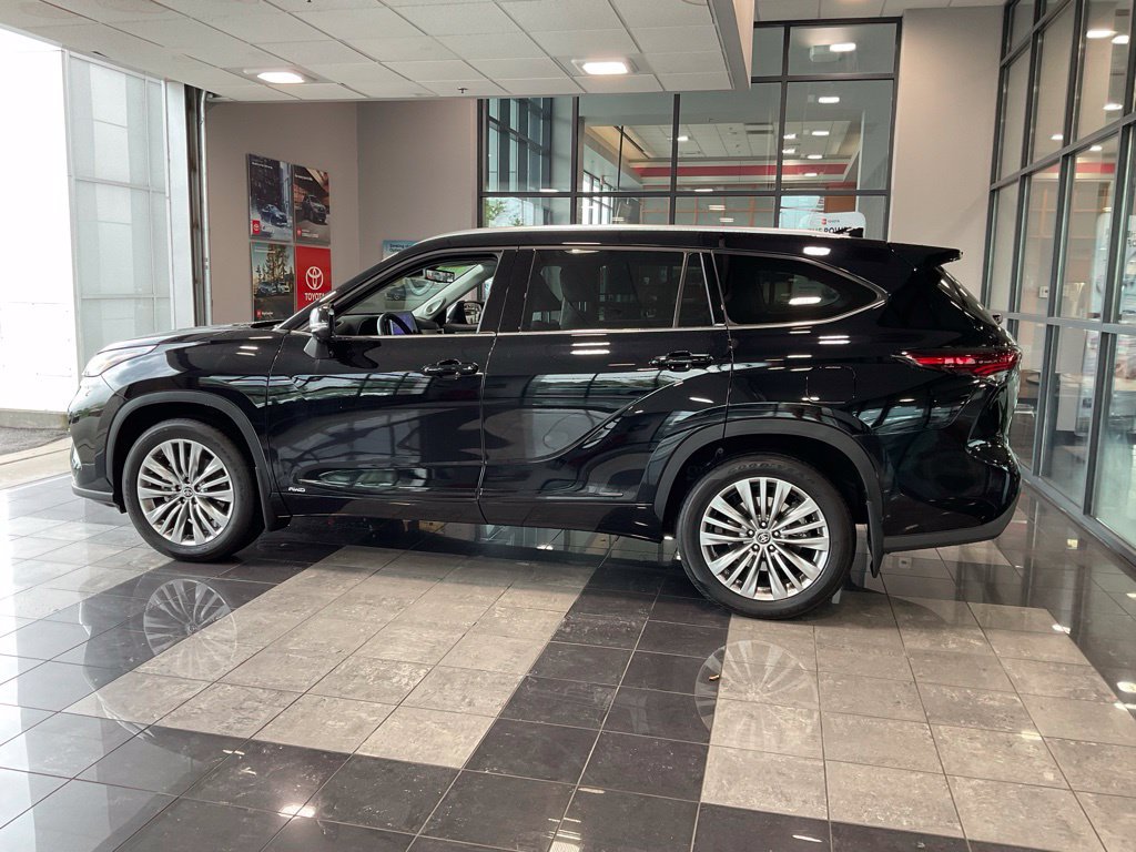 Used 2026 Toyota Highlander Platinum AWD/4WD image 4