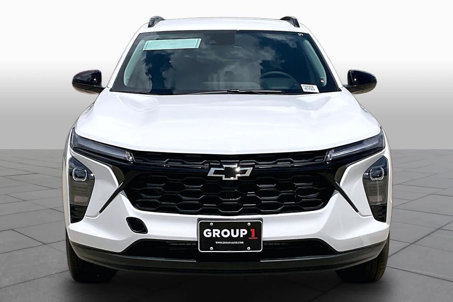 New 2026 Chevrolet Trax LT w/ Driver Confidence Package FWD image 2