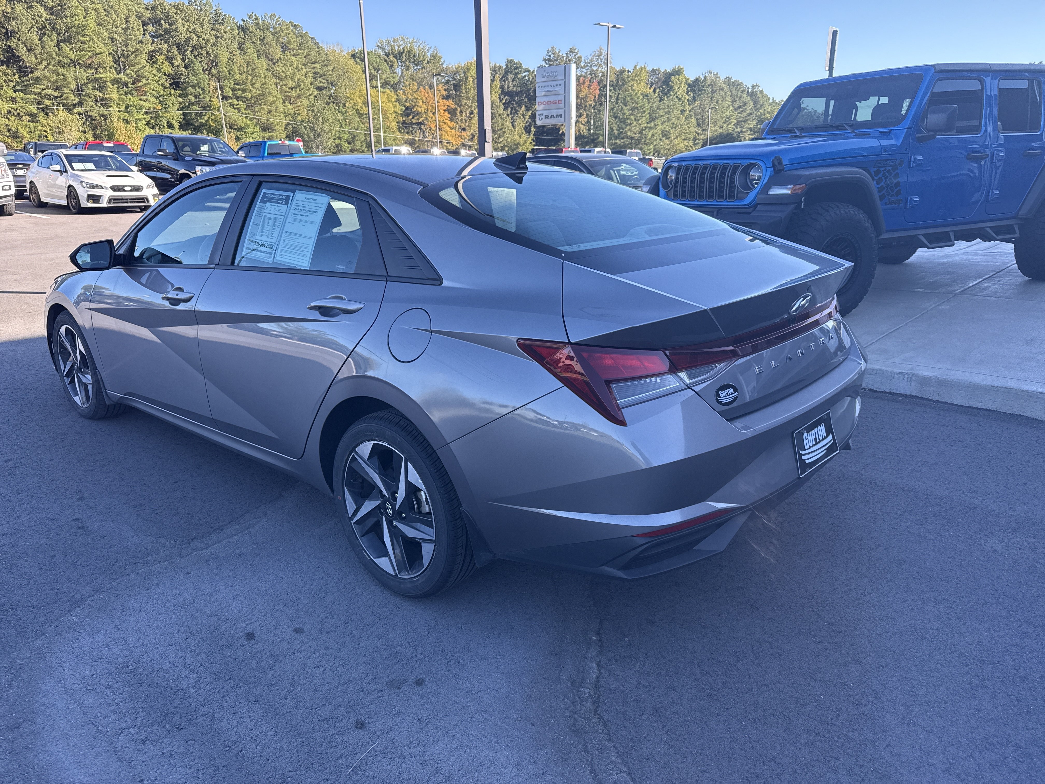 Used 2023 Hyundai Elantra SEL FWD image 3
