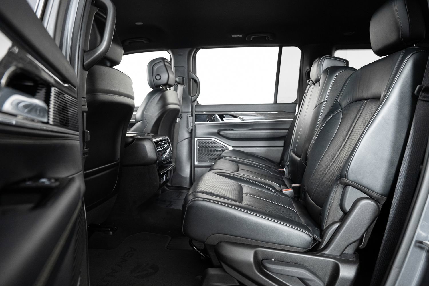 Used 2022 Jeep Wagoneer Series III image 18