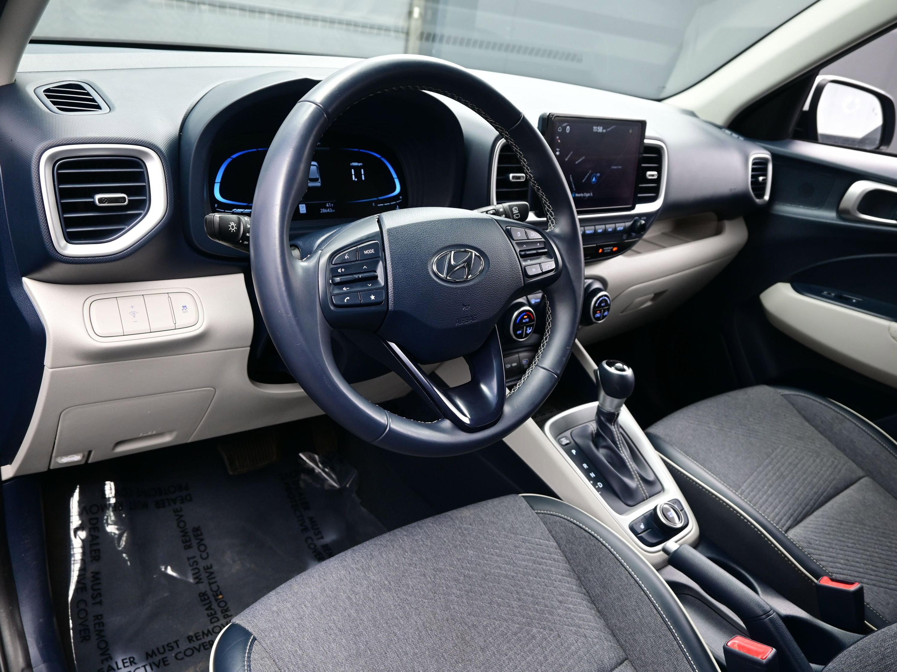 Used 2023 Hyundai Venue Limited w/ Cargo Package FWD image 12