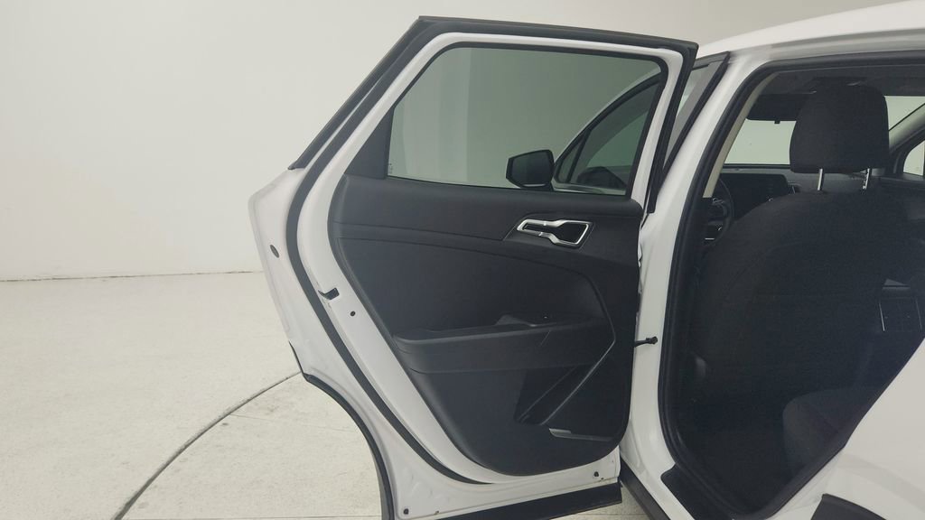 Used 2025 Kia Sportage LX FWD image 21