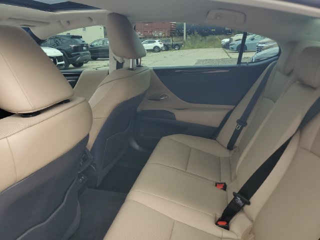 Used 2021 Lexus ES 250 w/ Premium Package AWD/4WD image 8