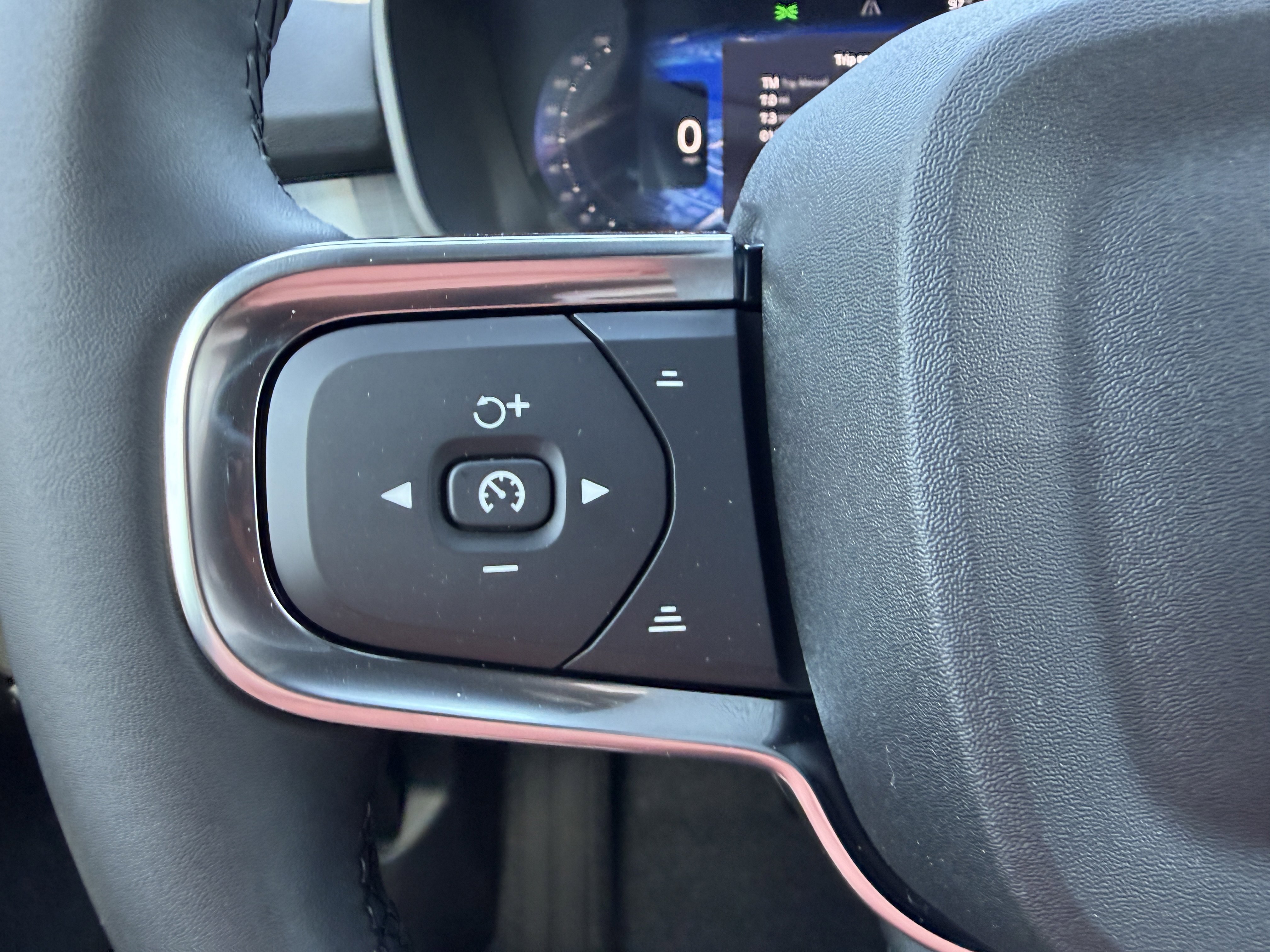 New 2026 Volvo XC40 B5 Core AWD/4WD image 28