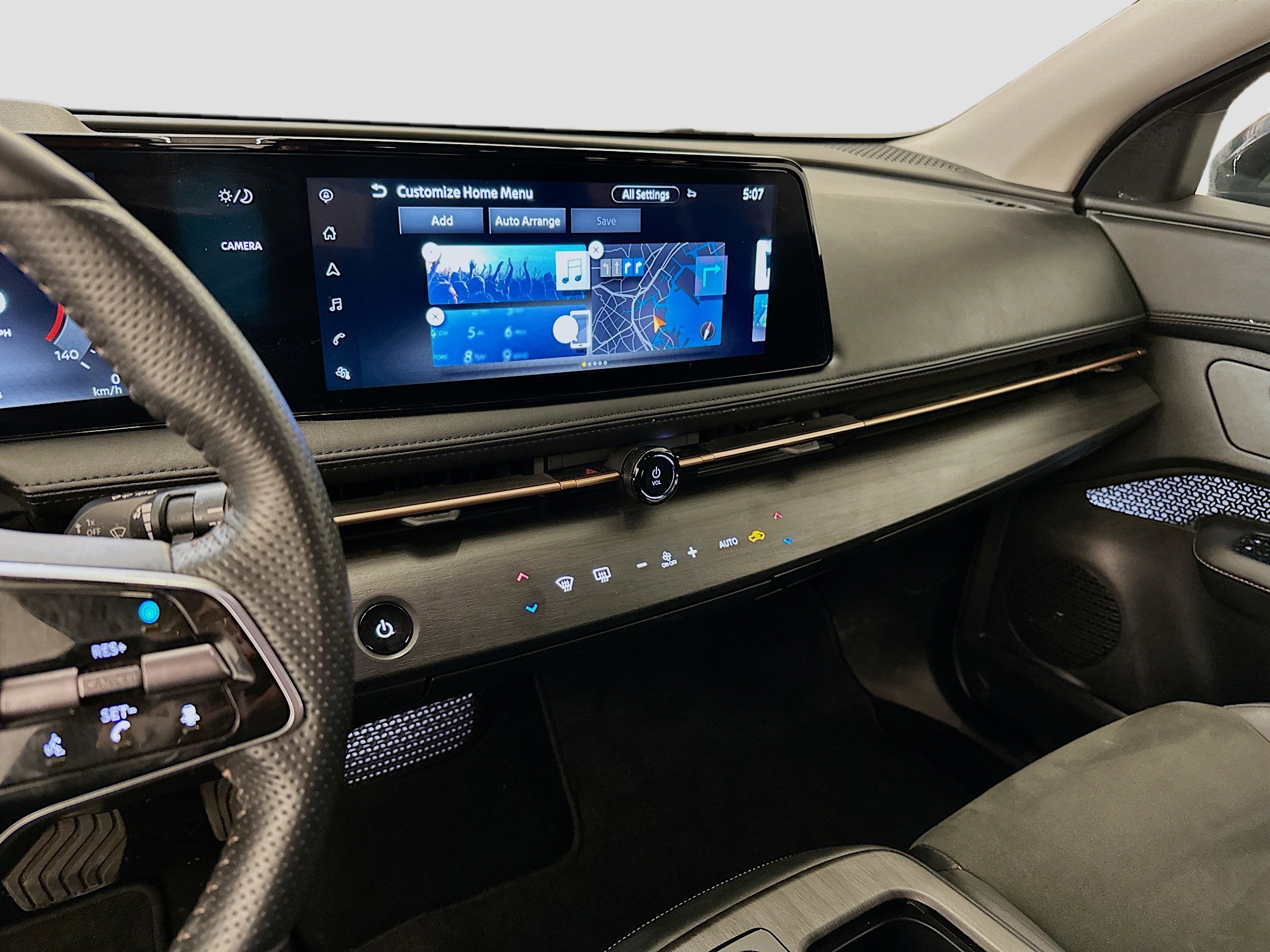 Used 2024 Nissan Ariya AWD image 26