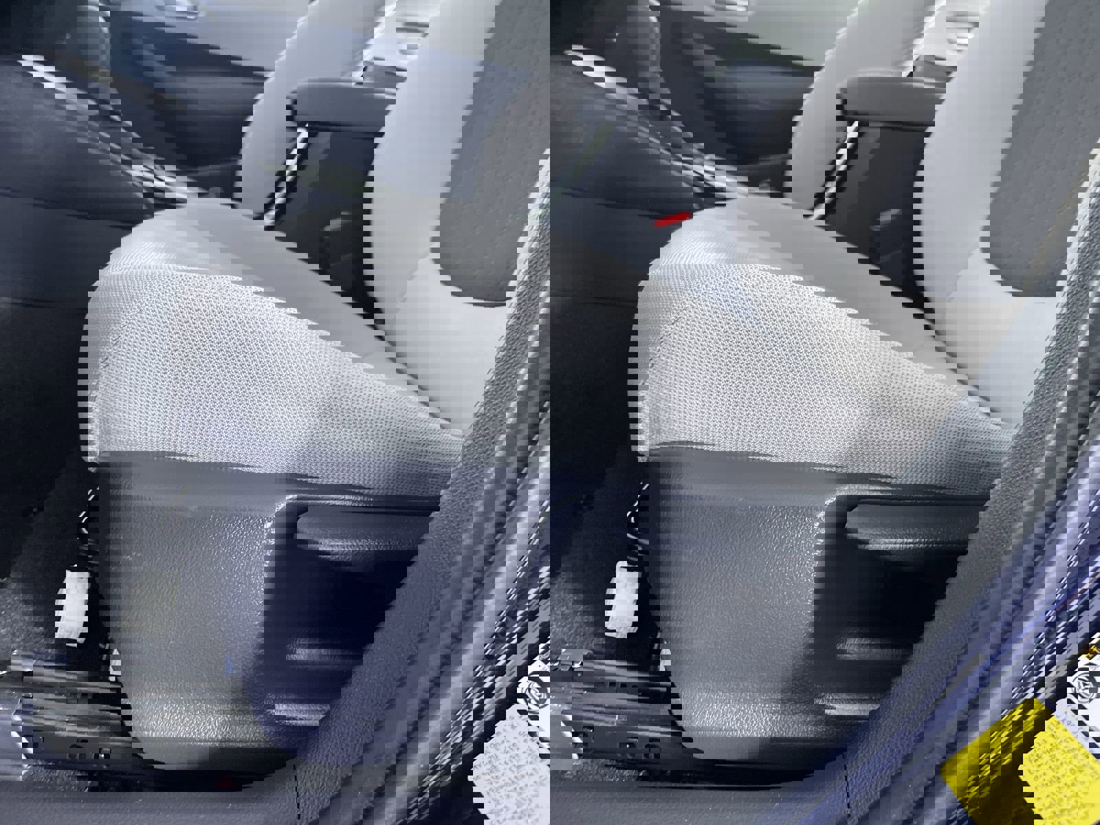 Used 2021 Toyota Corolla LE image 13