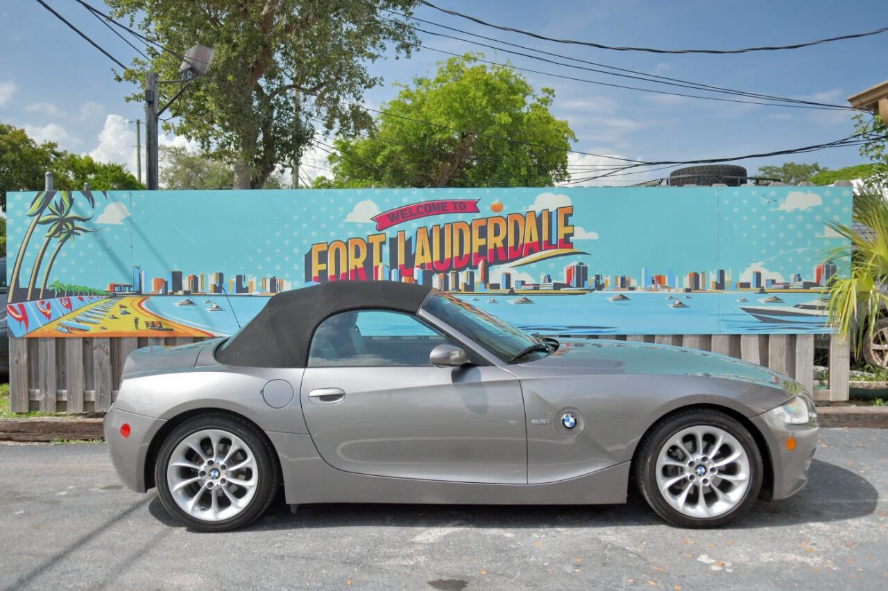 Used 2005 BMW Z4 2.5i image 23