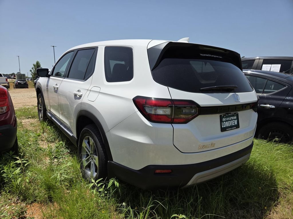 Used 2025 Honda Pilot EX-L image 3