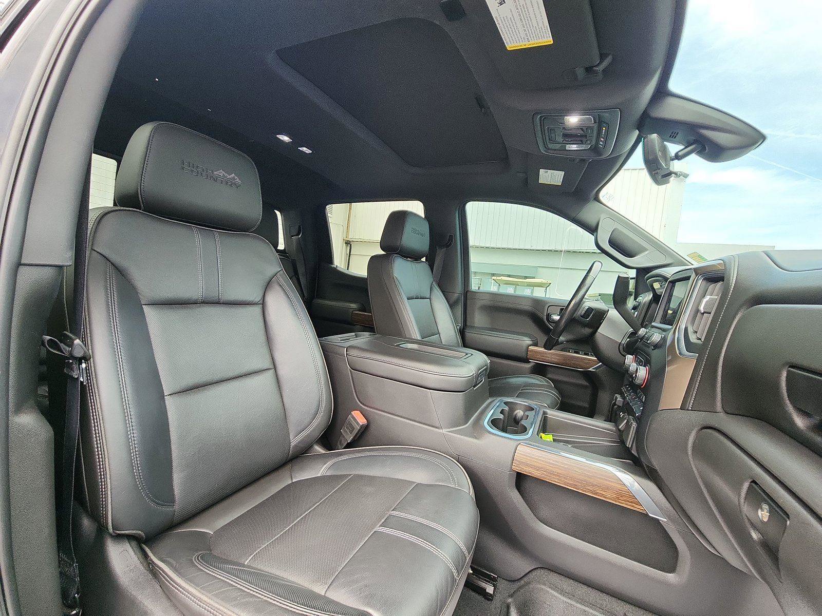 Used 2019 Chevrolet Silverado 1500 High Country w/ Technology Package AWD/4WD image 24