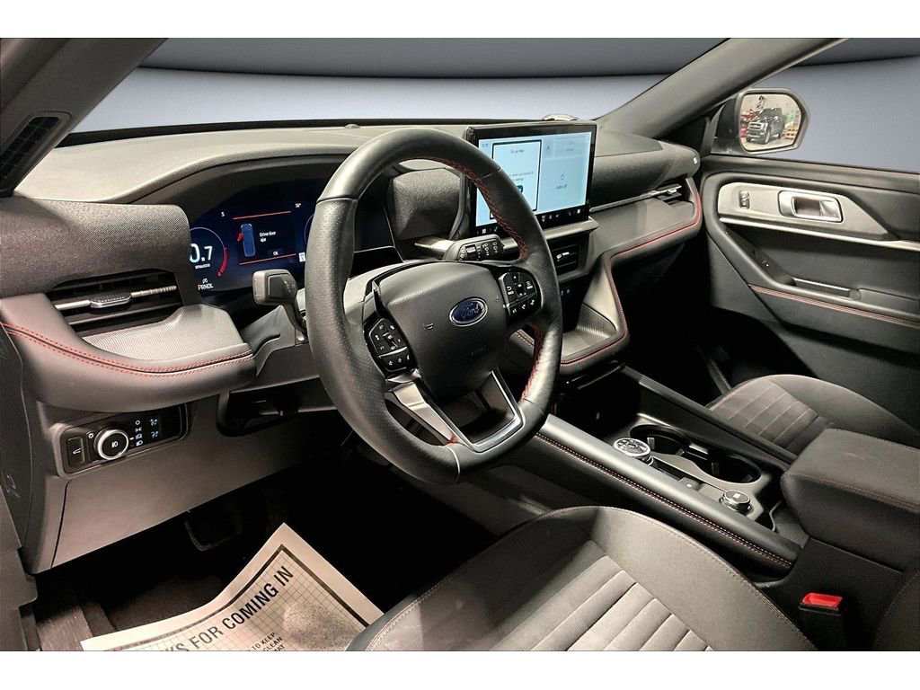 Used 2025 Ford Explorer ST-Line image 16