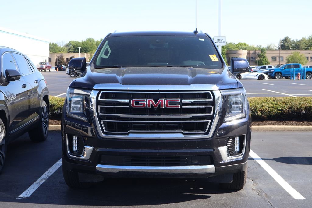Used 2024 GMC Yukon XL SLT w/ SLT Luxury Package AWD/4WD image 2