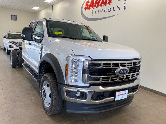 New 2025 Ford F550 4x4 Crew Cab image 9