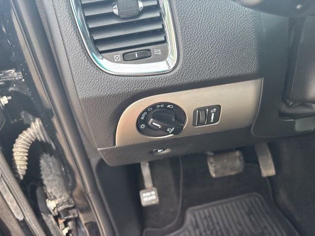 Used 2020 Dodge Durango SXT image 19