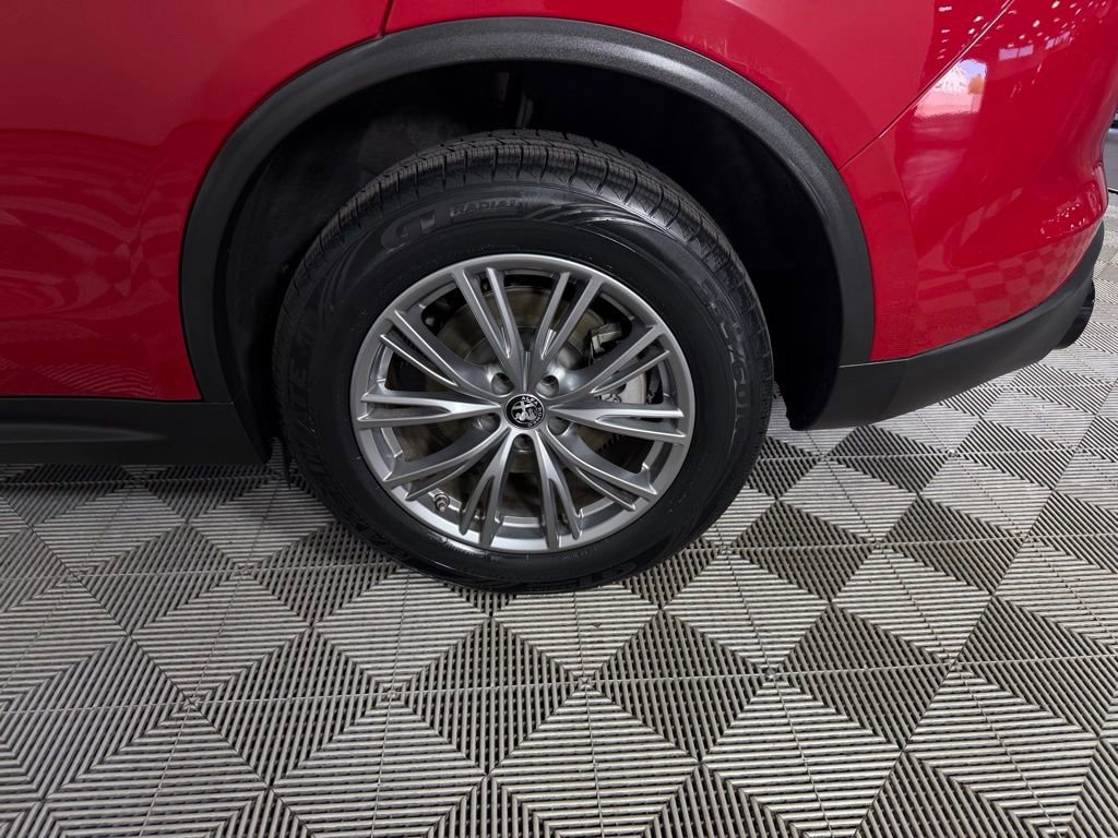 Used 2023 Alfa Romeo Stelvio Sprint image 12