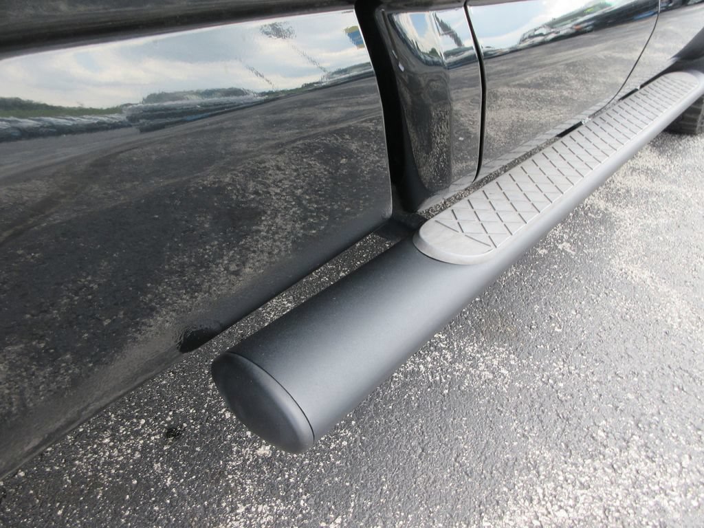 Used 2019 Nissan Titan S AWD/4WD image 10