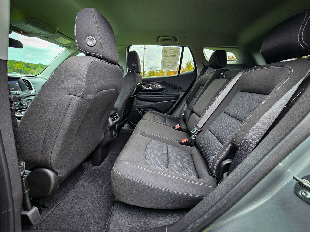 Used 2024 GMC Terrain SLE w/ Driver Convenience Package AWD/4WD image 32