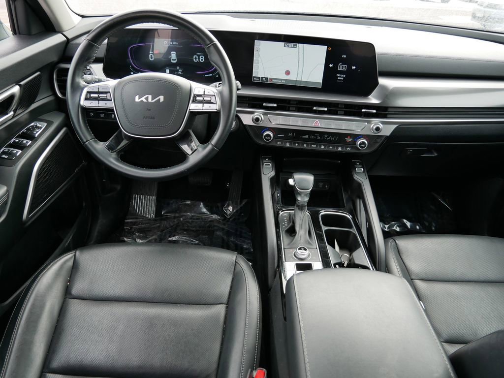 Used 2025 Kia Telluride S AWD/4WD image 19