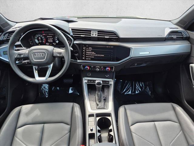 Certified 2025 Audi Q3 2.0T Premium w/ Convenience Package AWD/4WD image 18