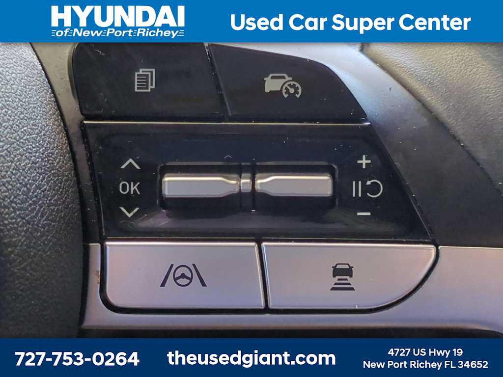 Used 2025 Hyundai Elantra SEL FWD image 28