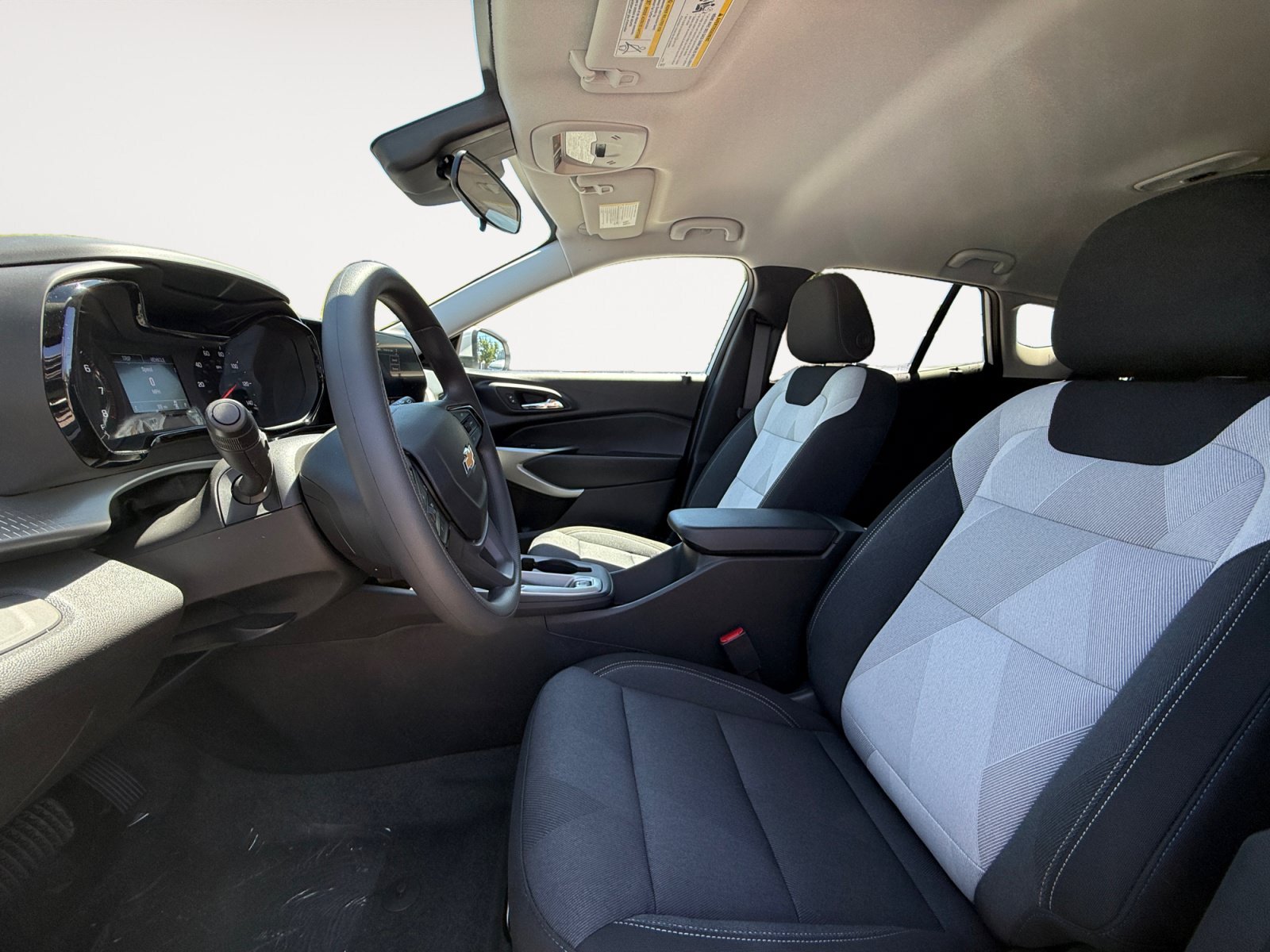 New 2026 Chevrolet Trax LS w/ LS Convenience Package FWD image 9