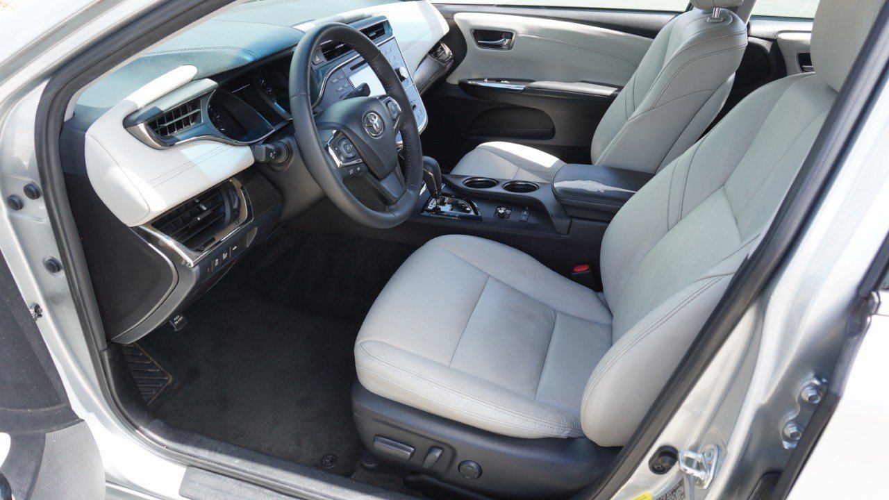 Used 2018 Toyota Avalon XLE Premium FWD image 13