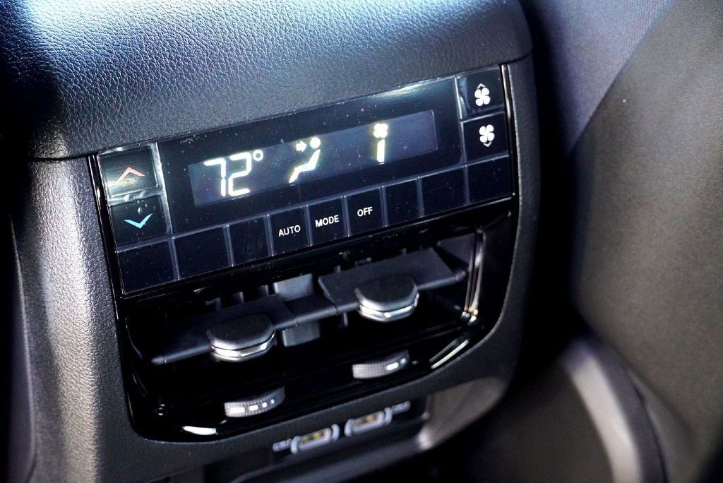 New 2025 Jeep Grand Cherokee L Altitude image 27