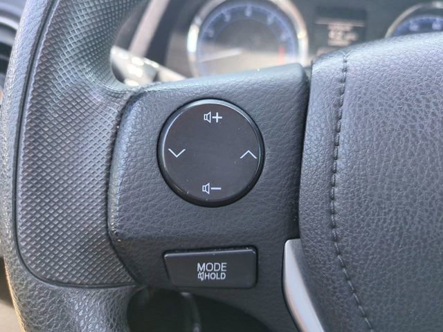 Used 2018 Toyota Corolla LE image 22