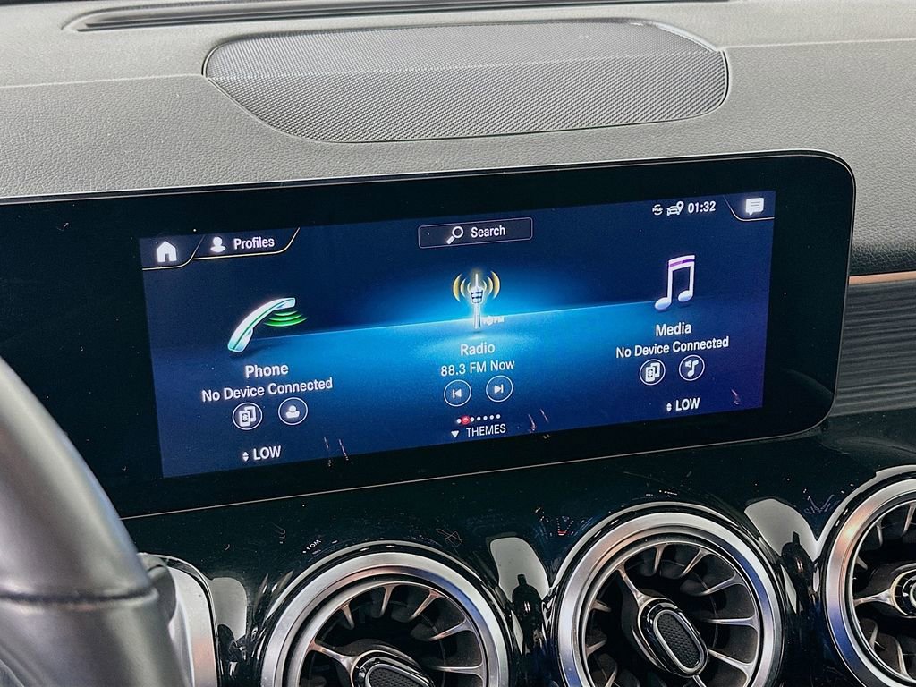 Used 2023 Mercedes-Benz GLB 250 4MATIC image 19