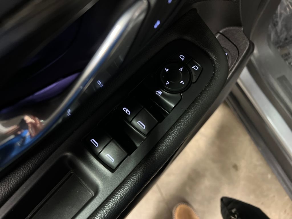 Certified 2024 GMC Terrain SLT image 16