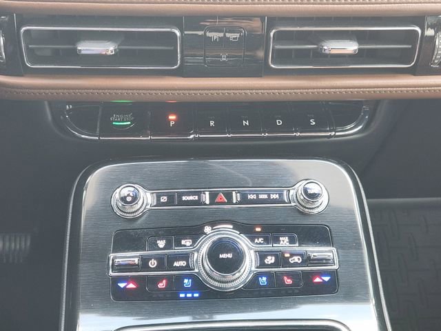 Used 2022 Lincoln Nautilus Reserve w/ Equipment Group 201A image 15