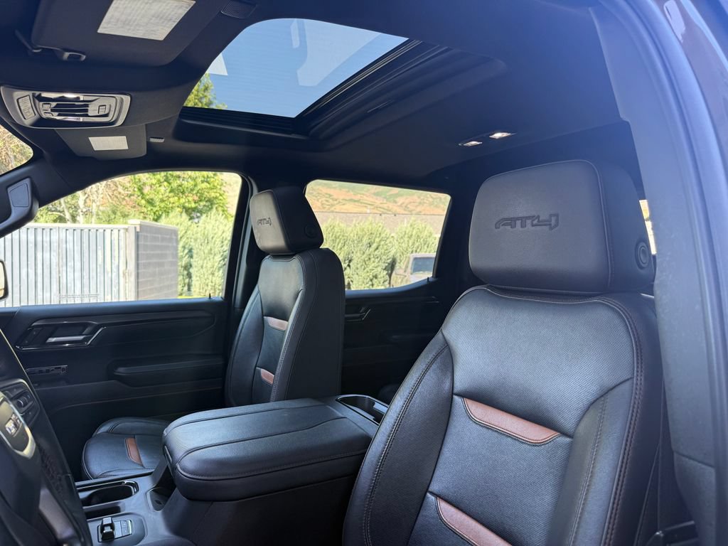 Used 2023 GMC Sierra 1500 AT4 w/ Technology Package AWD/4WD image 23