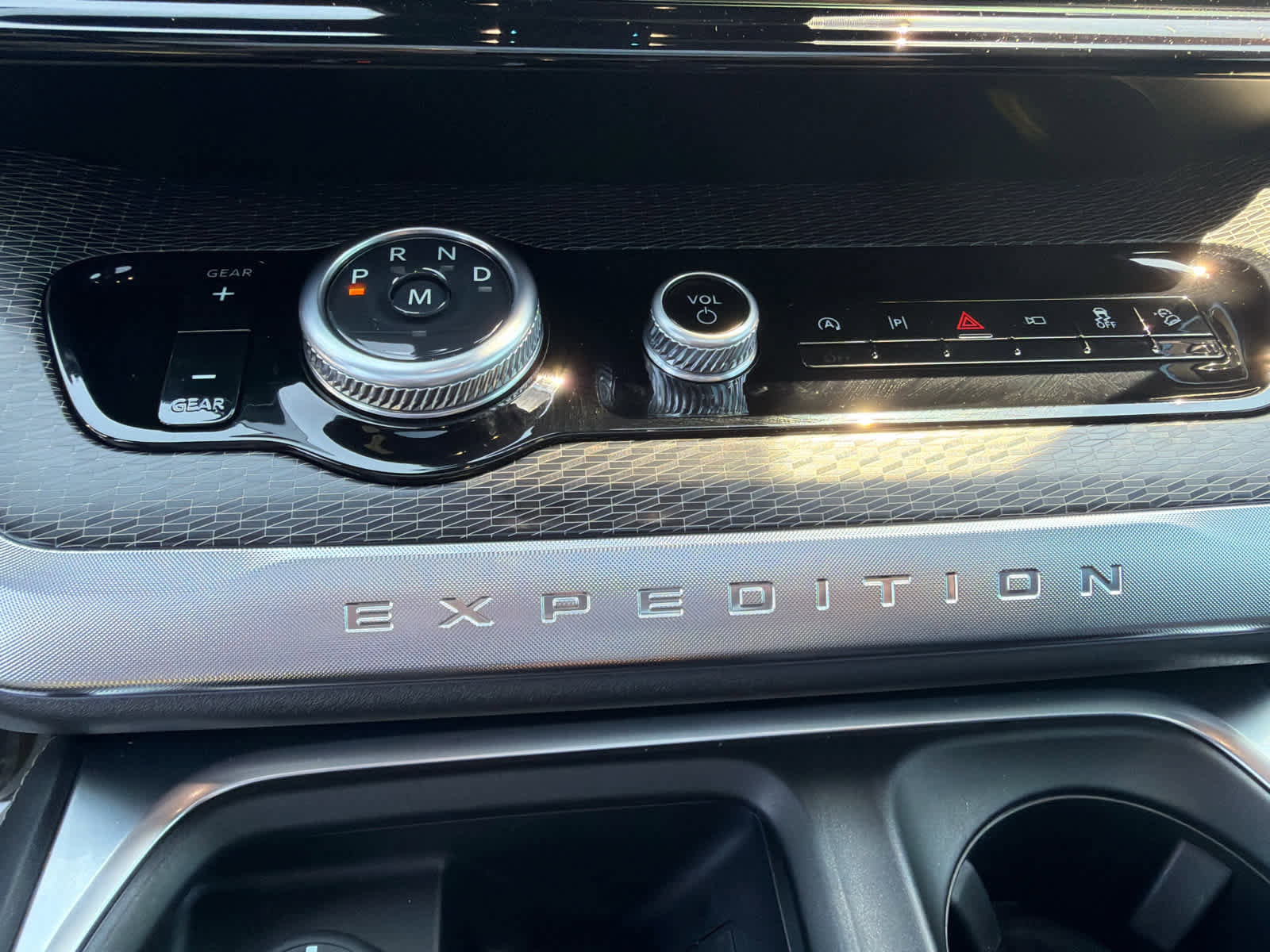 Used 2025 Ford Expedition Platinum w/ Stealth Performance Package AWD/4WD image 21