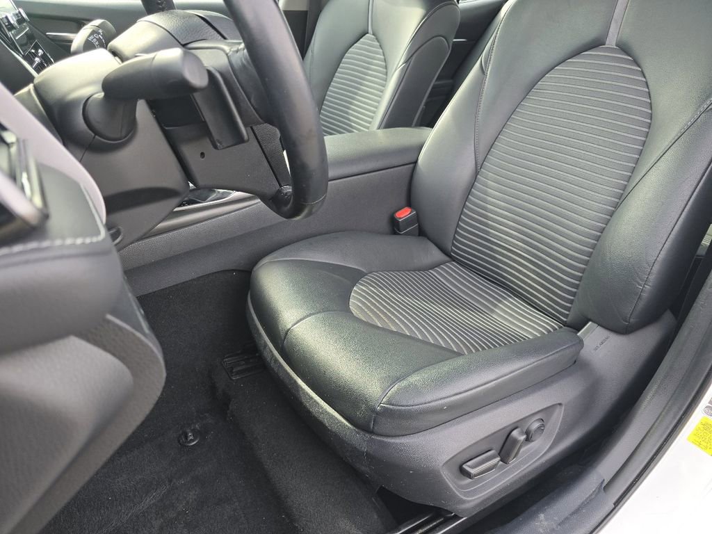 Used 2021 Toyota Camry SE image 21