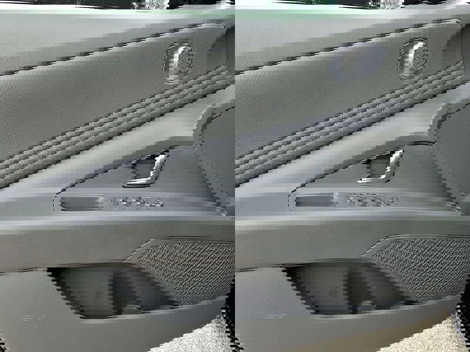 Used 2023 Hyundai Elantra SEL w/ Convenience Package image 26