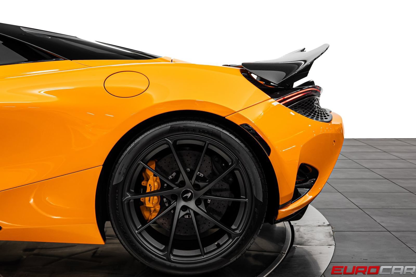 Used 2026 McLaren 750S Spider RWD image 19