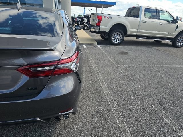 Used 2023 Toyota Camry XSE FWD image 8