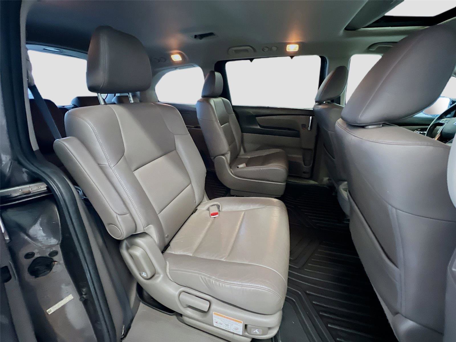 Used 2016 Honda Odyssey EX-L image 27