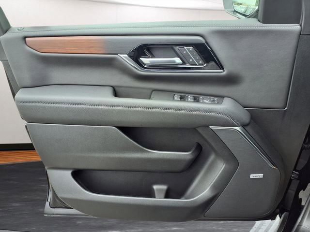 New 2026 GMC Yukon Denali w/ Denali Reserve Package AWD/4WD image 14