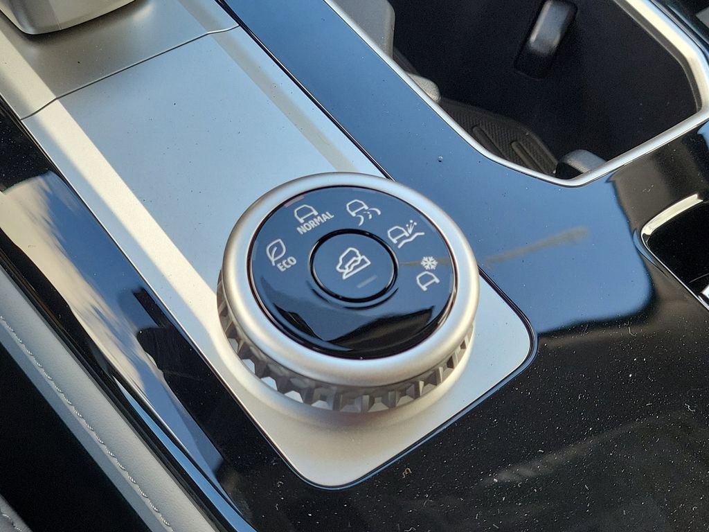 New 2025 Mitsubishi Outlander SE image 20