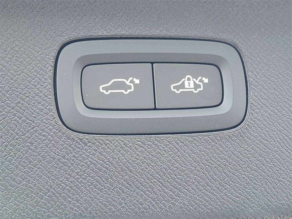 New 2026 Volvo XC90 B6 Ultra w/ Lounge Package image 25