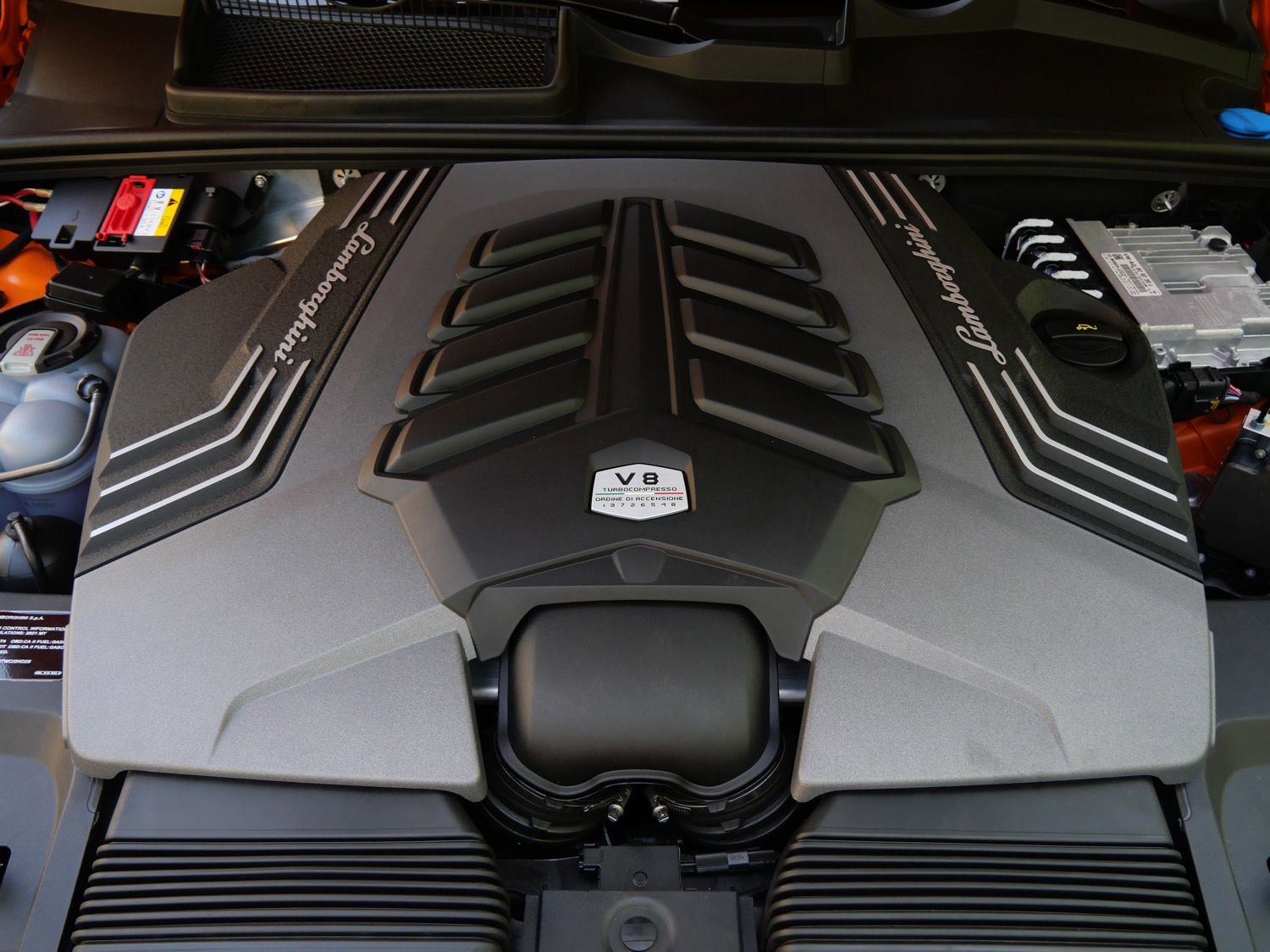 Used 2021 Lamborghini Urus AWD/4WD image 25