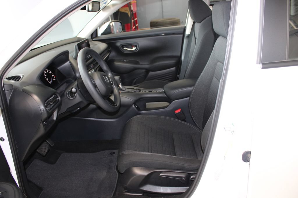 Used 2024 Honda HR-V LX image 7