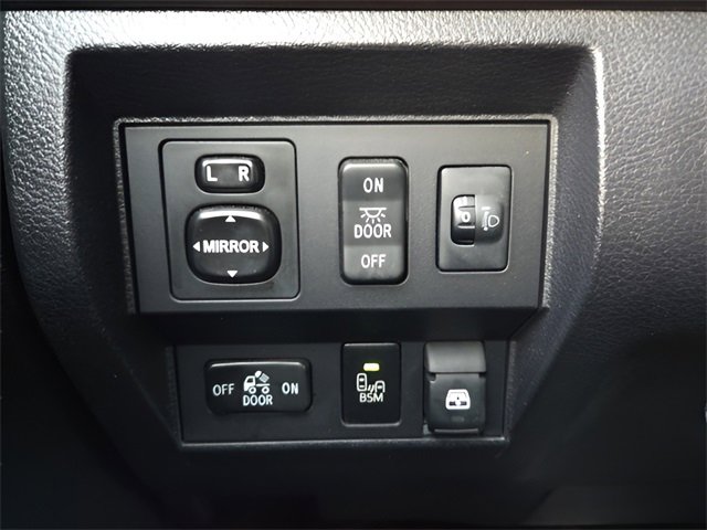 Used 2017 Toyota Tundra Limited image 24