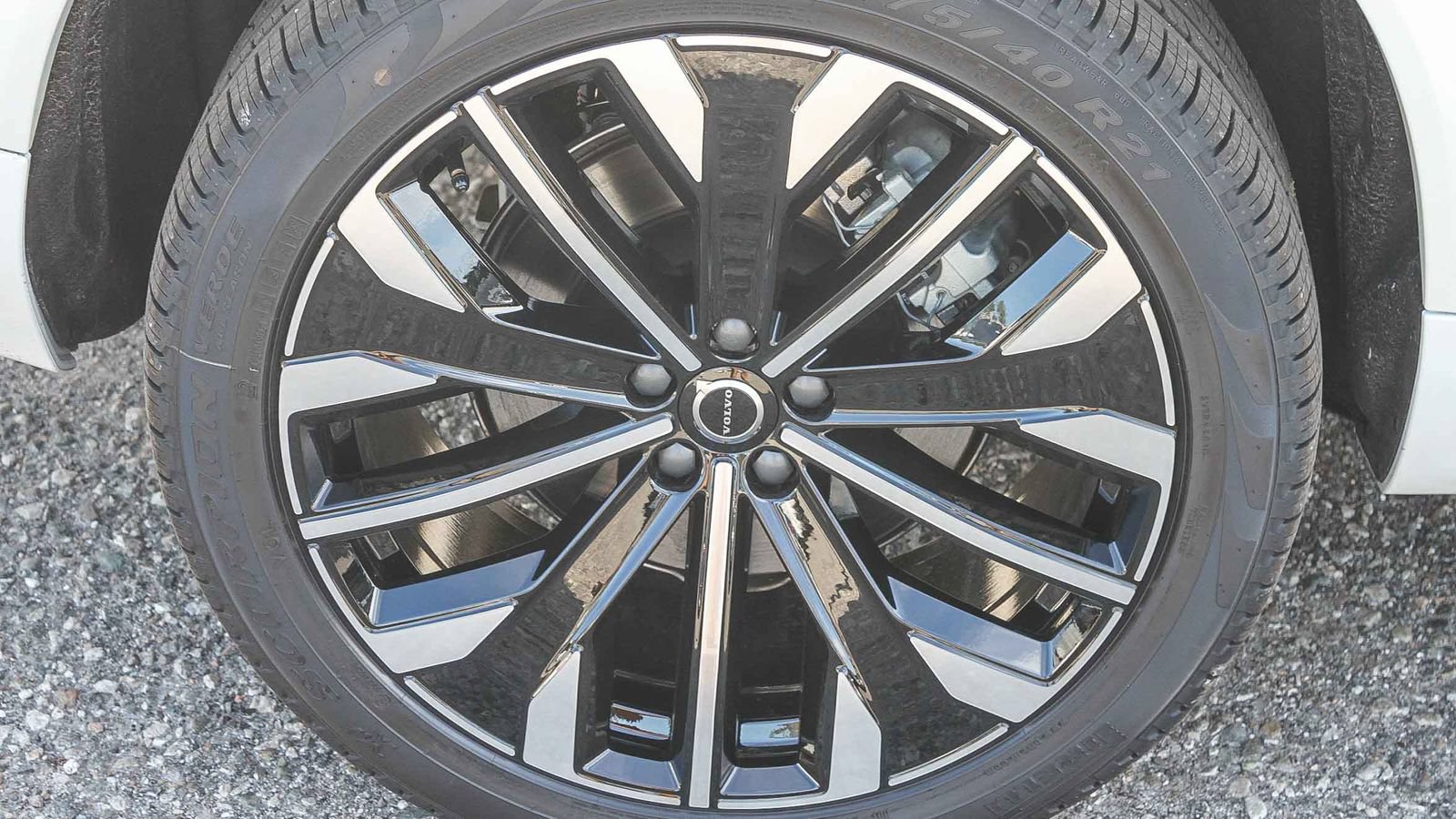 New 2026 Volvo XC90 T8 Plus w/ Protection Package Premier AWD/4WD image 10