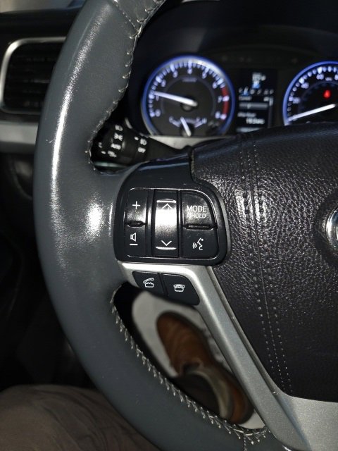 Used 2016 Toyota Highlander XLE image 17