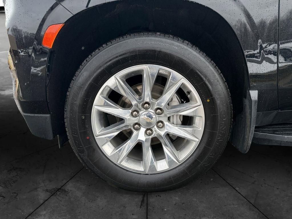 Used 2023 Chevrolet Suburban Premier image 14