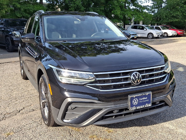 Certified 2023 Volkswagen Tiguan SE FWD image 2
