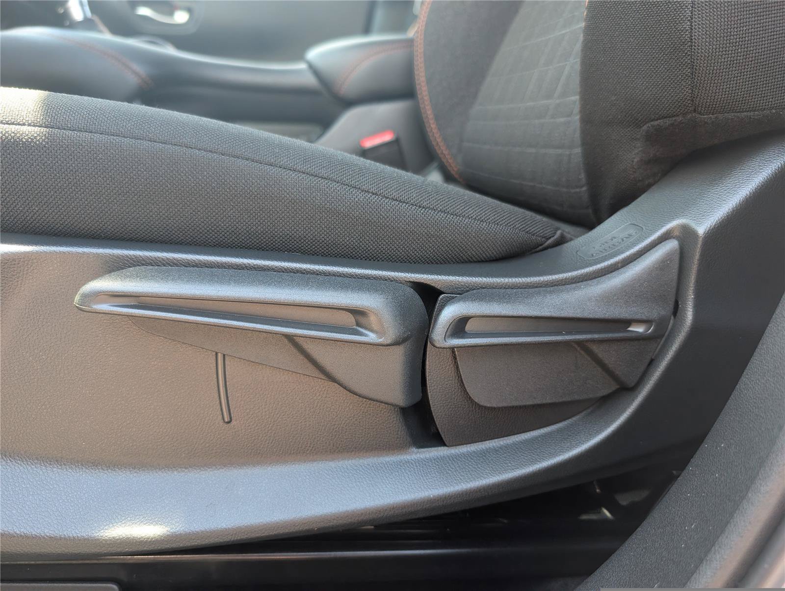 Used 2025 Honda HR-V Sport image 20