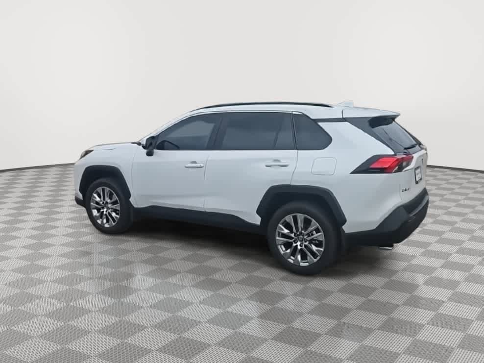 Used 2025 Toyota RAV4 XLE Premium image 6
